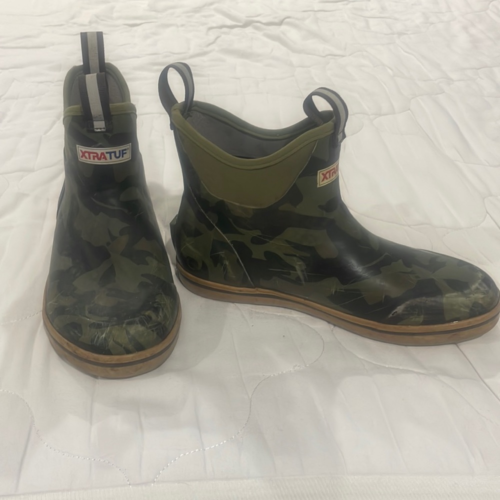 Camouflage Camo rain boots good for boating or hunting or marine.